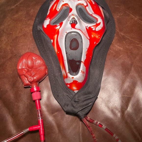 Ghost Face Mask with Blood Effect - Picture 6 of 8